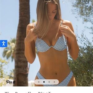 NWT Montce elany top in wave repeat